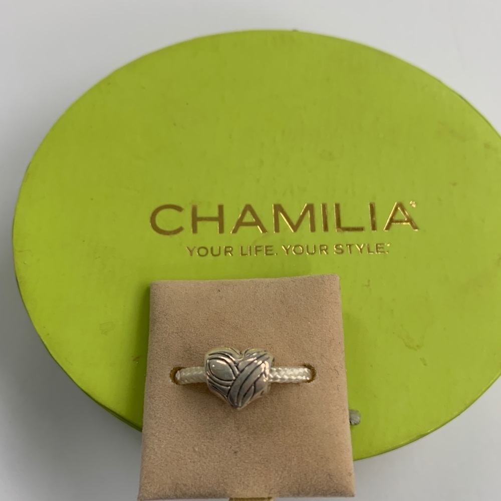 Chamelia silver heart bead!